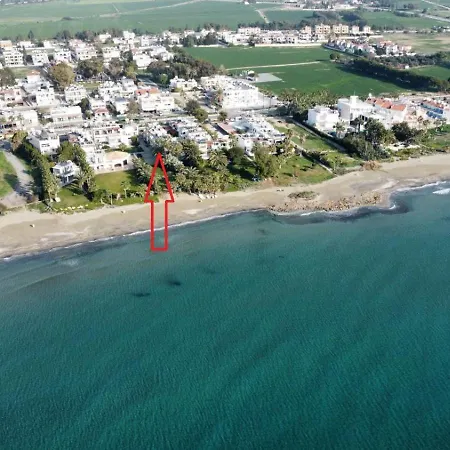 Seaside Escape Апартаменты Ларнака