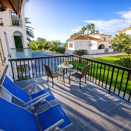 Seaside Escape Ларнака