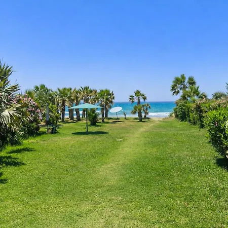 Seaside Escape Ларнака