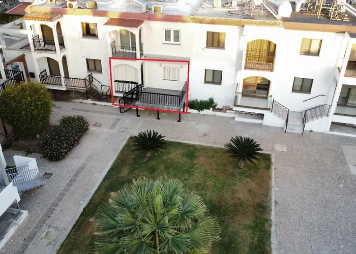 Апартаменты Seaside Escape *