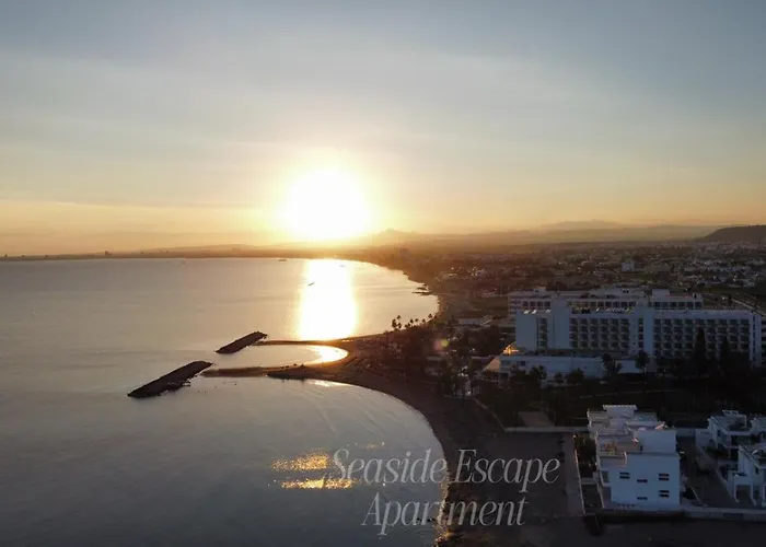 Seaside Escape * Ларнака