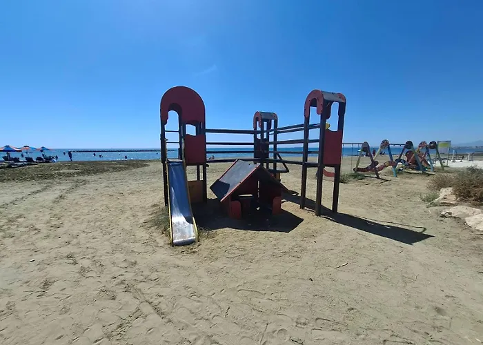 Seaside Escape Ларнака