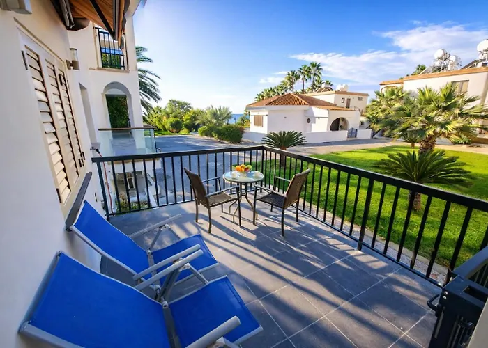 Seaside Escape Ларнака