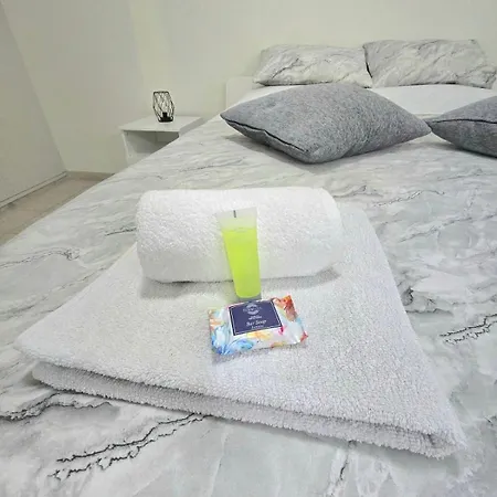 Seaside Escape Apartment *